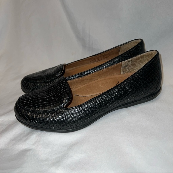 Dansko Nastacia Black Croc Embossed Leather Loafers Flats Size 37 Slip On - Picture 2 of 9